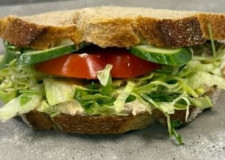 Beauvais brød med tunsalat 